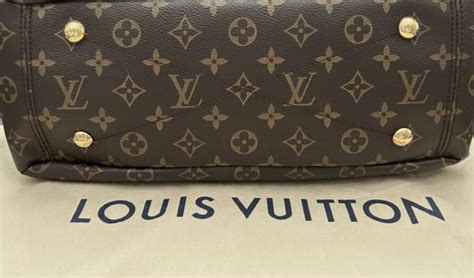 fake quilted embroidered louis vuitton|louis vuitton stitches.